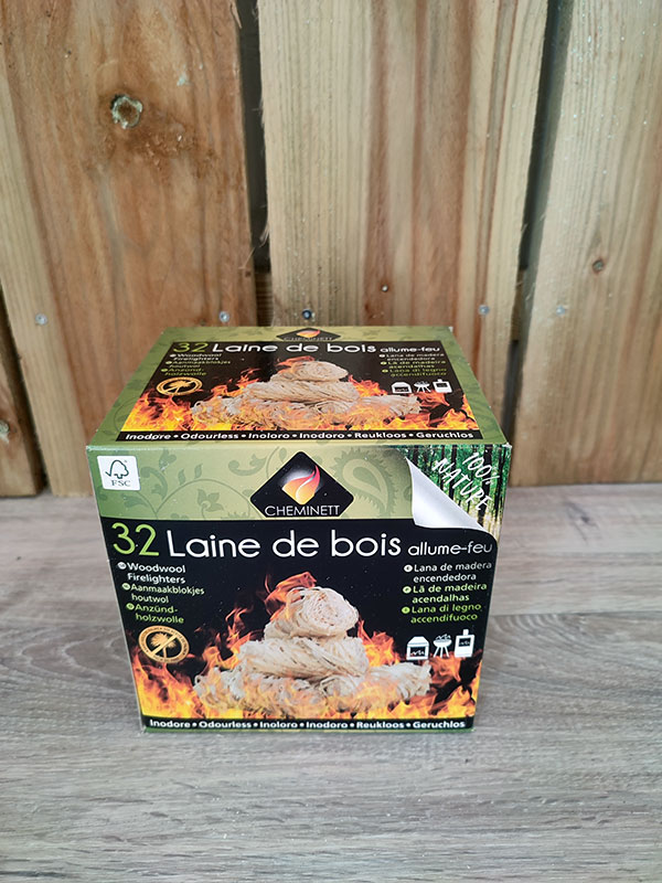 Boîte de 32 allume feu 100% naturel laine de bois - L'Hôme de la cheminée -  Poêles à bois, granulés et inserts à Pornic